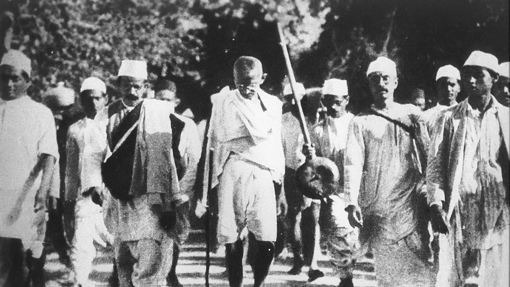 आज ही के दिन महात्मा गांधी ने शुरू किया था दांडी मार्च, ब्रिटिश सत्ता को दी थी कड़ी चुनौती