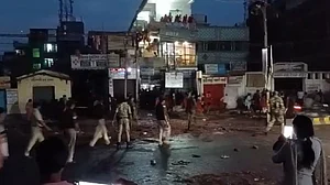 बिहार में अब जहानाबाद में पुलिसकर्मियों पर हमला, मटका फोड़ने को लेकर हुए विवाद के बाद बवाल, कई घायल