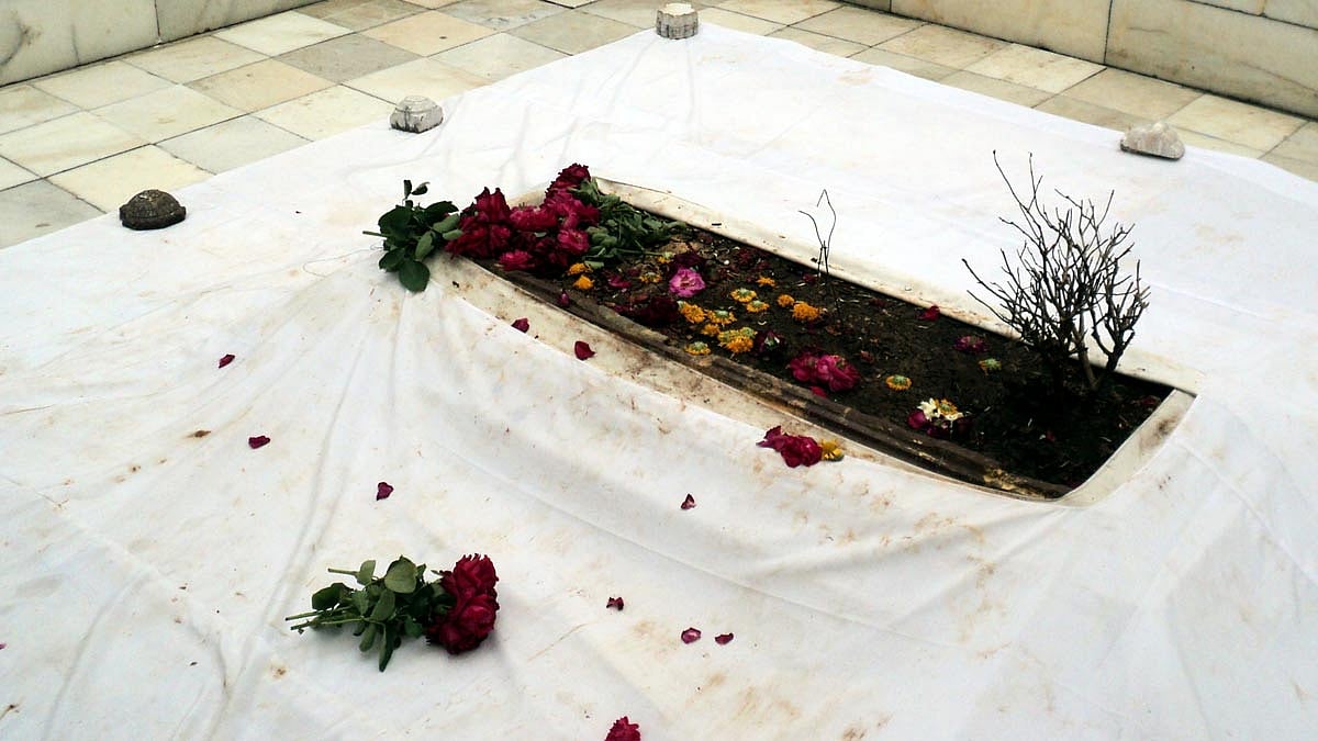 औरंगजेब की कब्र पर सुरक्षा बढ़ाई गई
