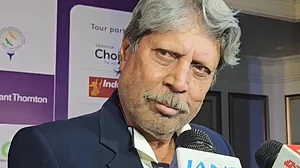 कोहली के बाद कपिल देव ने भी BCCI के फैसले पर उठाए सवाल, बोले- परिवार की मौजूदगी महत्वपूर्ण, इससे टीम के फोकस पर...