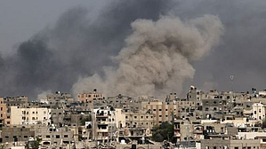 गाजा में इजराइल के हवाई हमलों में कम से कम 404 लोगों की मौत
