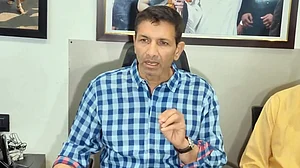 'मध्य प्रदेश की लाडली बहनाओं के हक के लिए कांग्रेस कोर्ट जाएगी', जीतू पटवारी ने बीजेपी सरकार लगाए गंभीर आरोप
