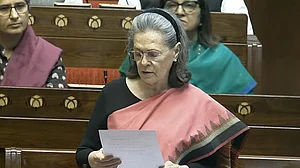 सोनिया गांधी ने मोदी सरकार को घेरा, कहा-'प्रधानमंत्री मातृ वंदना योजना' को बहुत कम दिया जा रहा धन