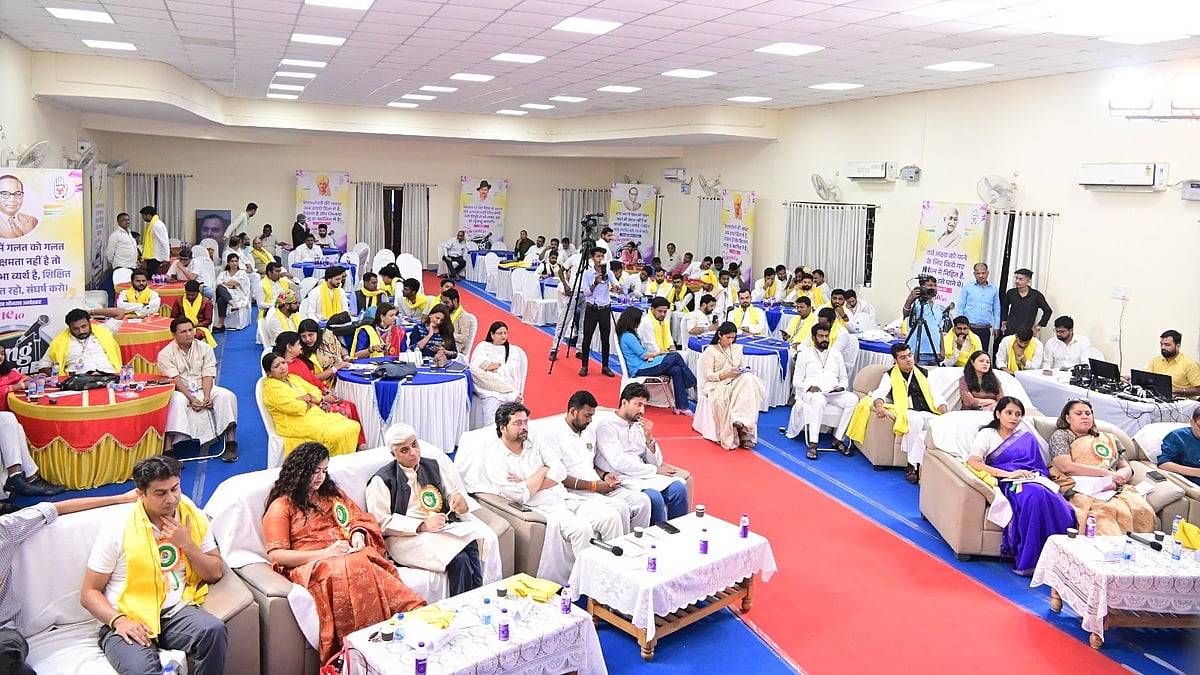 पटना में हुआ यंग इंडिया के बोल का पुरस्कार वितरण कार्यक्रम (फोटो सौजन्य -@IYC