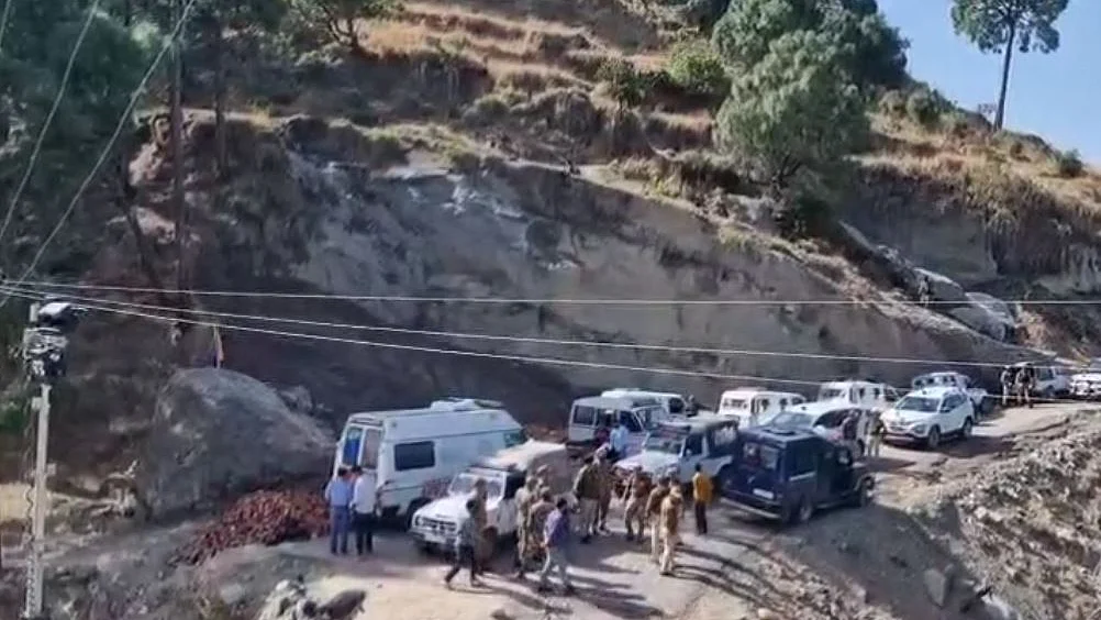 जम्मू-कश्मीरः कठुआ में आतंकवाद रोधी अभियान जारी, चौथे पुलिसकर्मी का शव मिला, 5 आतंकी ढेर