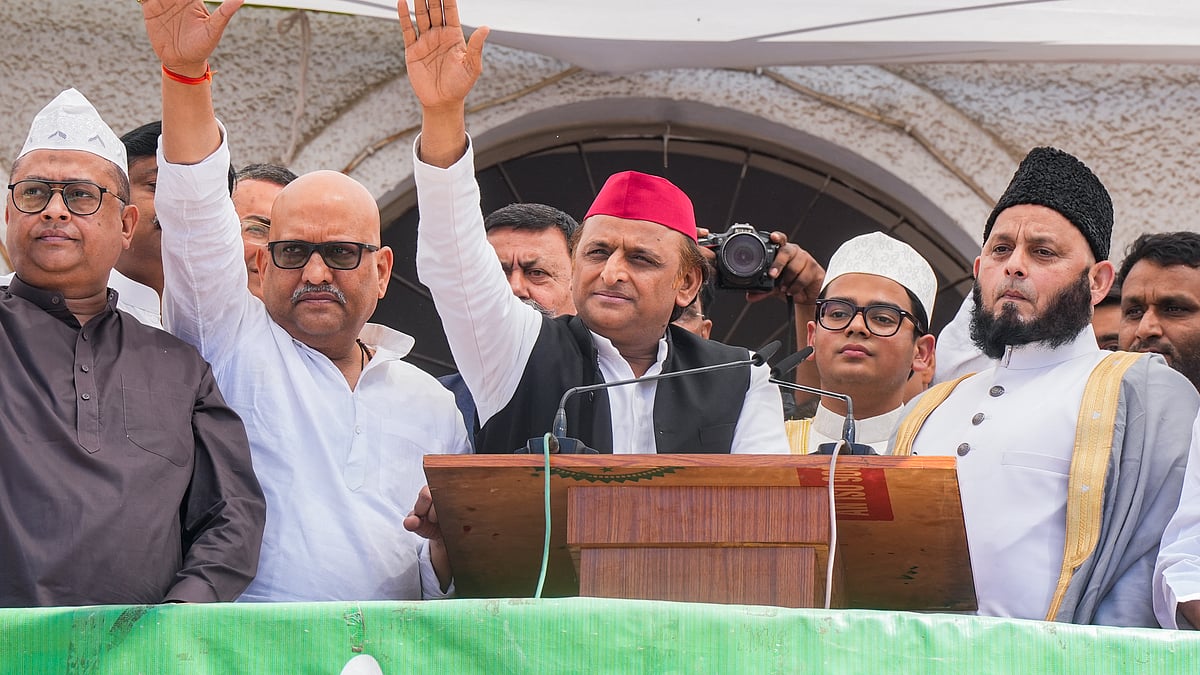 अखिलेश यादव ने बीजेपी सरकार पर त्योहारों में बाधा डालने का आरोप लगाया