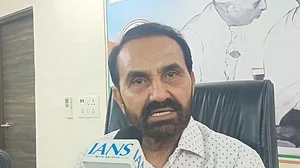 गुजरात: 'बनासकांठा पटाखा फैक्ट्री विस्फोट भ्रष्टाचार का नतीजा', शक्तिसिंह गोहिल ने सरकार पर लगाए भ्रष्टाचार के आरोप