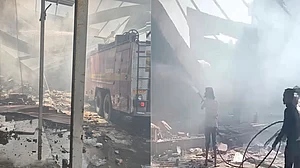 गुजरात के बनासकाठा में पटाखा फैक्ट्री में आग लगने से बड़ा हादसा, 13 लोगों की दर्दनाक मौत, 4 घायल