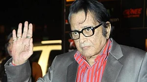 Manoj Kumar Last Rites: राजकीय सम्मान के साथ होगा मनोज कुमार का अंतिम संस्कार, मुंबई में घर के बाहर जुटने लगी भीड़