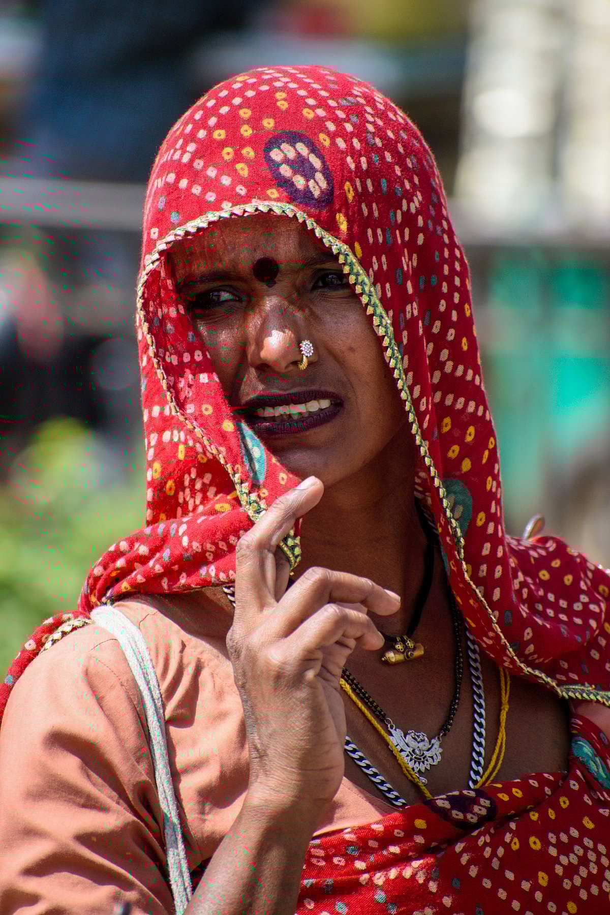 दिल्ली में गर्मी की दोहरी मार, बीमारियों के साथ आजीविका से जुड़ी परेशानियां झेल रहे असंगठित क्षेत्र के लोग