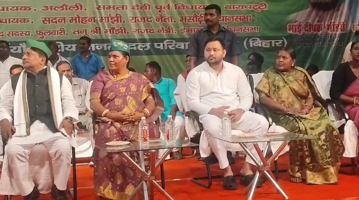 बिहार: तेजस्वी ने नीतीश पर साधा निशाना, बोले- लालू यादव ने गरीबों को बसाया था, आज की सरकार हटाने का काम कर रही