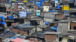 'धारावी से 'सक्रिय कचरे के ढेर' में लोगों को किया जा रहा शिफ्ट', कांग्रेस बोली- गरीब मरे तो मरे.. मोदी को नहीं पड़ता फर्क