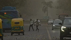 दिल्ली-एनसीआर समेत कई राज्यों में बारिश-आंधी का खतरा, पहाड़ी राज्यों में ओलावृष्टि की आशंका, येलो अलर्ट जारी