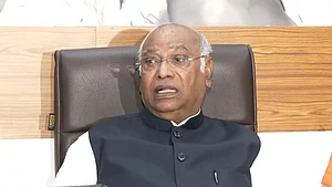 बांग्लादेश में हिंदू नेता की हत्या की खड़गे ने की निंदा, मोदी सरकार की कूटनीति पर साधा निशाना, पूछे सवाल