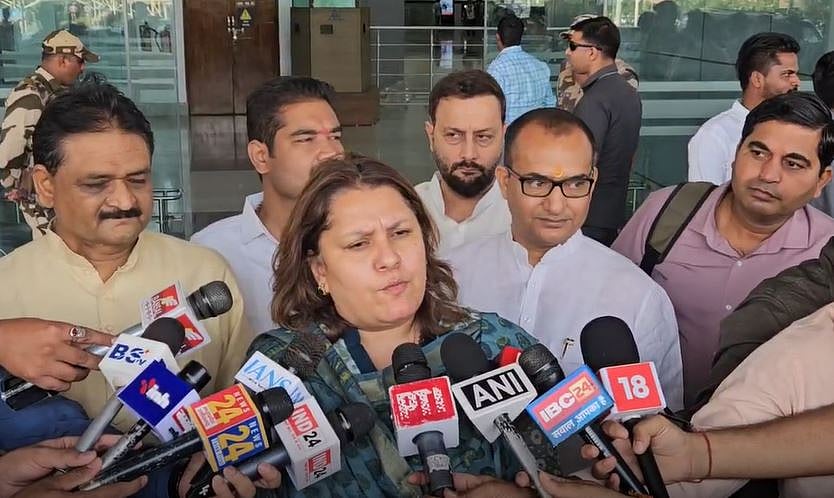 देश में अर्धसत्य और पूरा झूठ बोलने का ट्रेंड चल रहा :सुप्रिया श्रीनेत