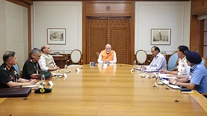 पीएम मोदी ने की हाईलेवल बैठक, राजनाथ, NSA डोभाल और तीनों सेनाओं के प्रमुख रहे मौजूद