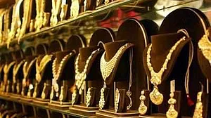 अक्षय तृतीया और शादियों के शुभ अवसर पर सोने के बाजार में रौनक, हजारों करोड़ के कारोबार की उम्मीद