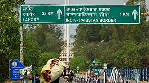 अटारी-वाघा सीमा पर फंसे 21 पाकिस्तानियों को अपने देश लौटने की मिली अनुमति, कई लोग अभी फंसे