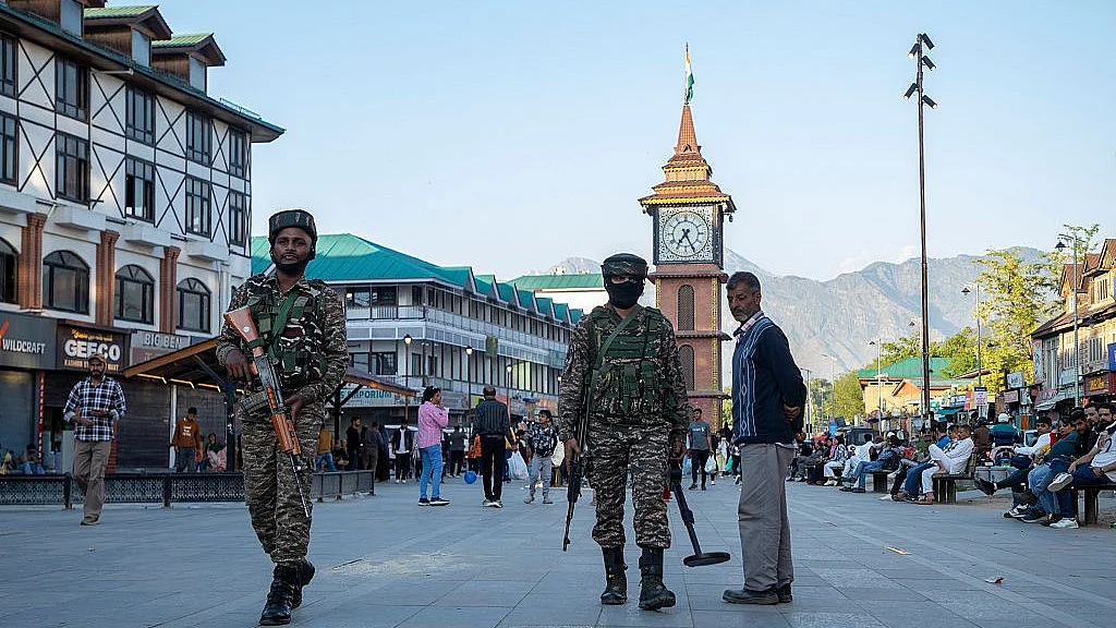 जम्मू और कश्मीर में डर भी है, नफरत भी