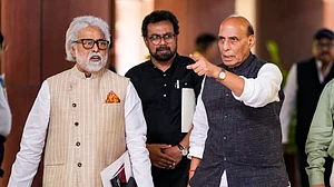 'अभी खत्म नहीं हुआ है ऑपरेशन सिंदूर', रक्षा मंत्री बोले- भारतीय हमलों में कम से कम सौ आतंकी मारे गए