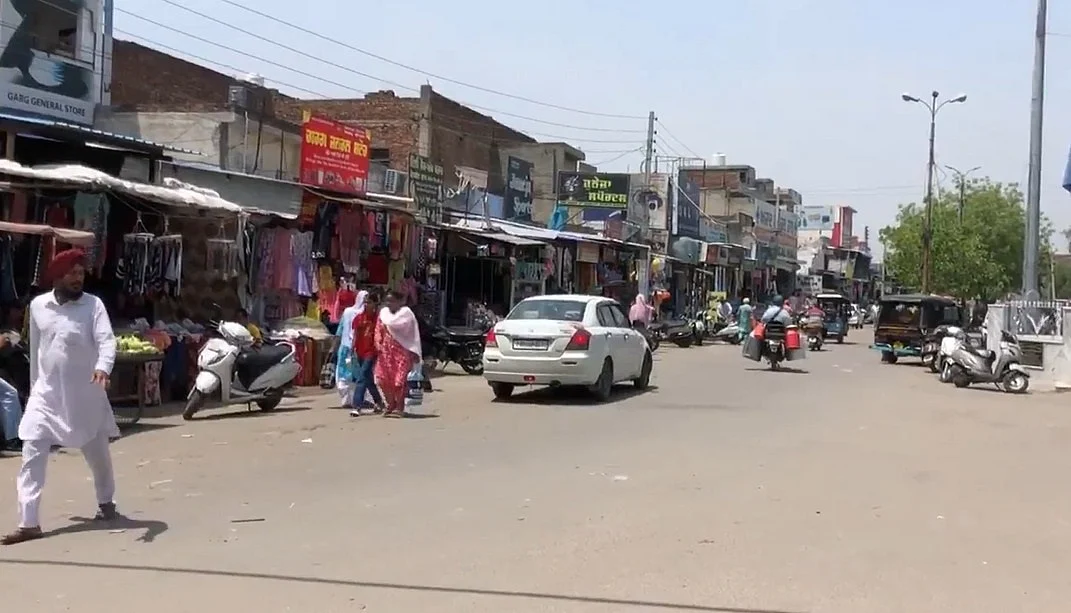 युद्ध के बादल छंटने के साथ ही सीमावर्ती क्षेत्रों में पटरी पर लौट रही जिंदगी, गांव वापस लौटने लगे लोग