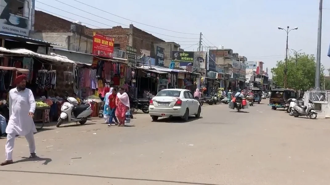 युद्ध के बादल छंटने के साथ ही सीमावर्ती क्षेत्रों में पटरी पर लौट रही जिंदगी, गांव वापस लौटने लगे लोग