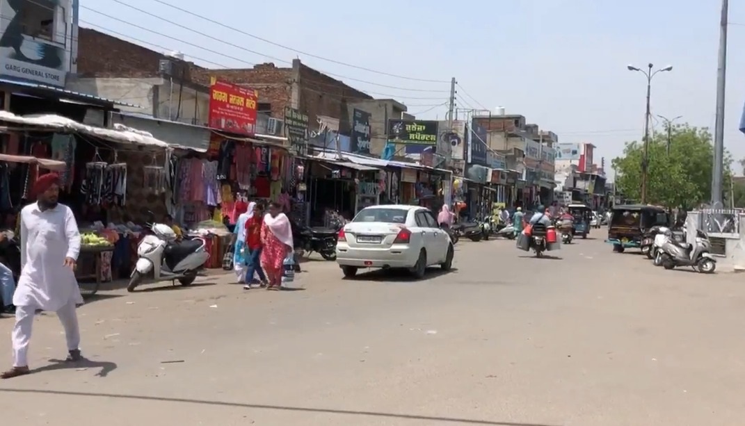 युद्ध के बादल छंटने के साथ ही सीमावर्ती क्षेत्रों में पटरी पर लौट रही जिंदगी, गांव वापस लौटने लगे लोग