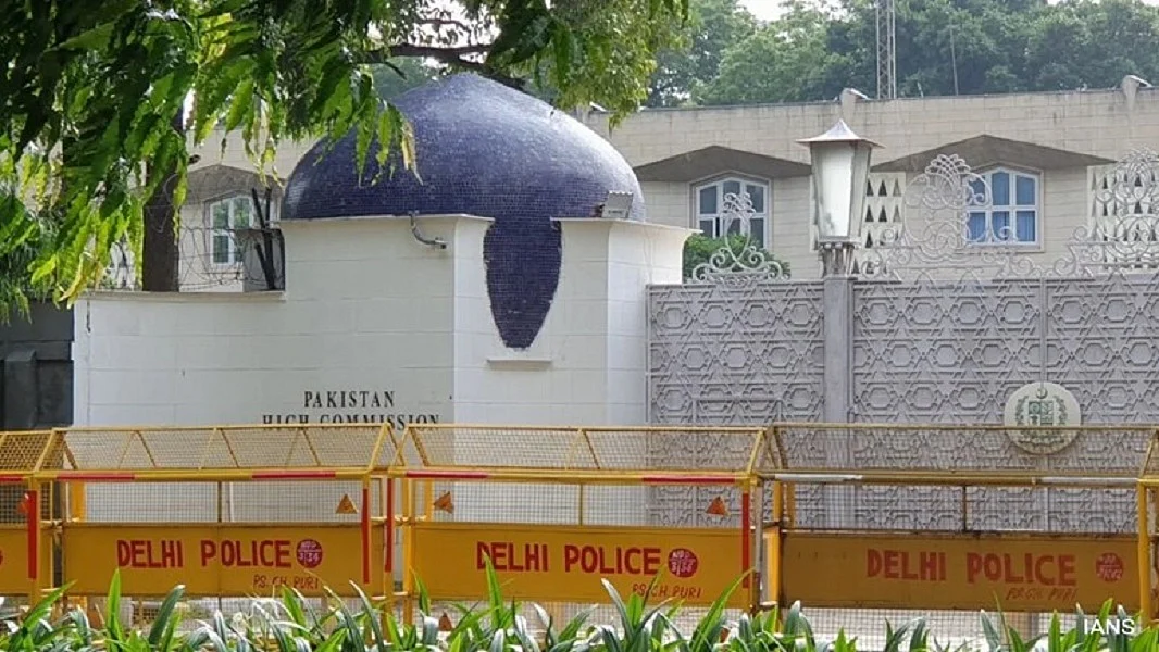 भारत ने पाकिस्तान उच्चायोग के अधिकारी को निष्कासित किया, 24 घंटे के भीतर देश छोड़ने को कहा