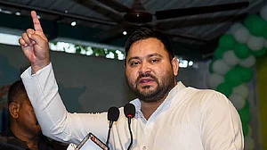 तेजस्वी यादव ने बीजेपी की तिरंगा यात्रा पर साधा निशाना, बोले- सशस्त्र बलों को राजनीति में न घसीटें