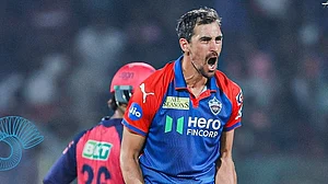 IPL 2025: दिल्ली कैपिटल्स को लगा झटका, शेष मैचों में स्टार्क के नहीं खेलने की खबर!