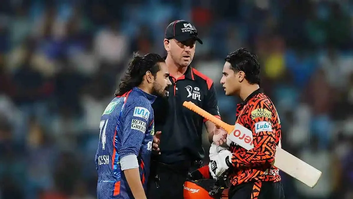 बीच मैदान अभिषेक और दिग्वेश के बीच तीखी बहस