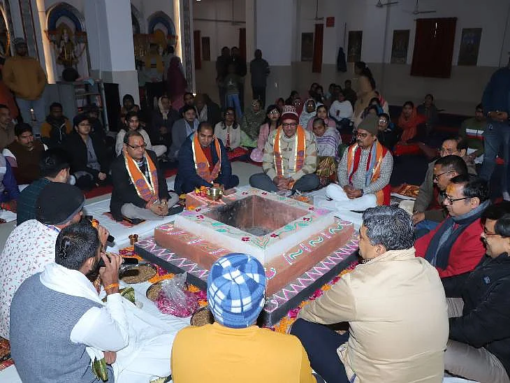 अज्ञान से पराजित होने के कगार पर ज्ञान के केन्द्र!