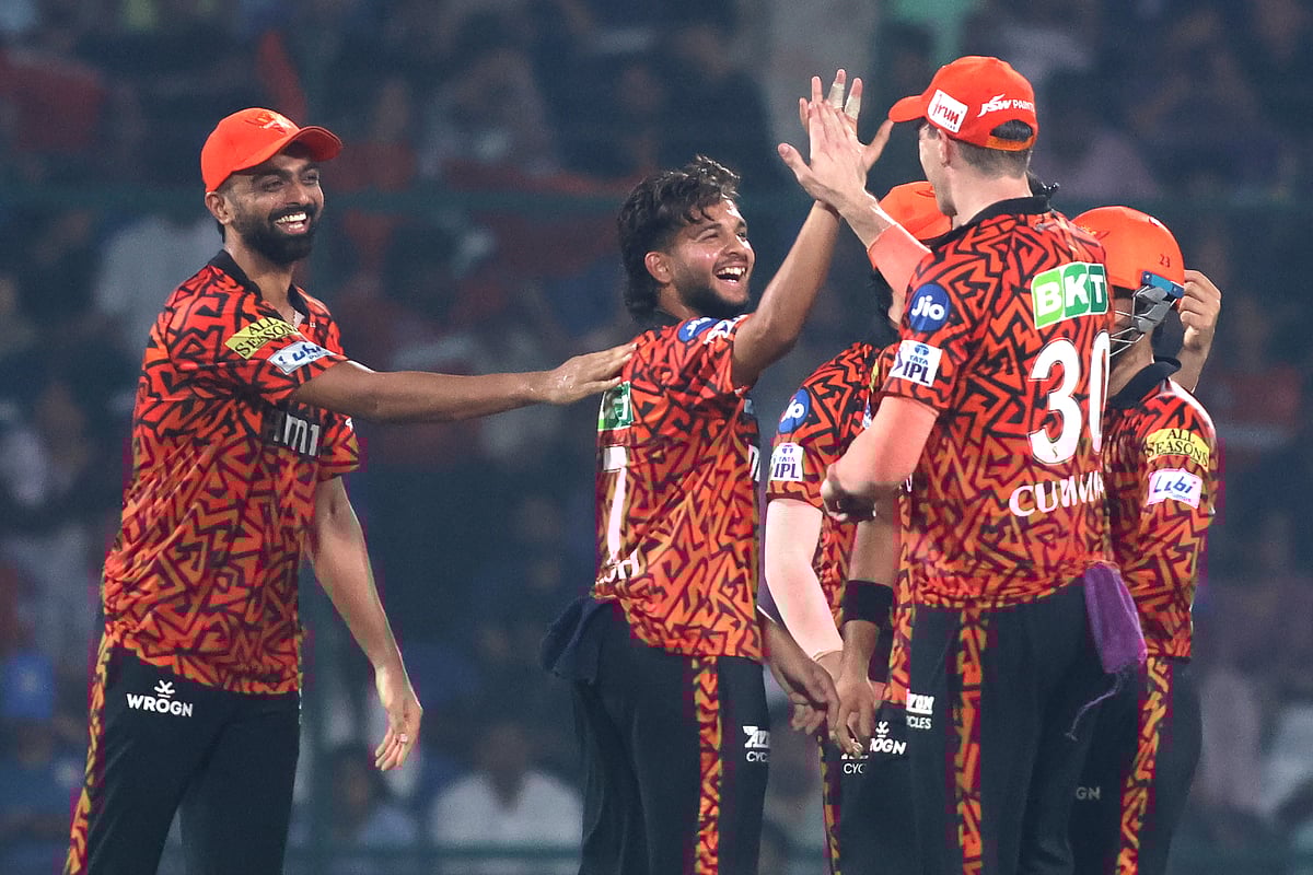 ऑलराउंडर हर्ष दुबे के प्रदर्शन से मुख्य कोच डेनियल विटोरी काफी प्रभावित हैं।