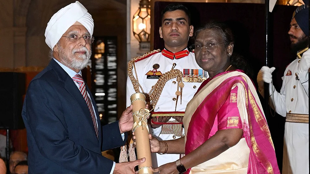 राष्ट्रपति ने पूर्व चीफ जस्टिस खेहर, नृत्यांगना शोभना समेत 68 हस्तियों को पद्म सम्मान से नवाजा