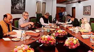 जम्मू कश्मीरः उमर अब्दुल्ला ने पहलगाम में कैबिनेट की विशेष बैठक की, बोले- हम आतंकवाद से नहीं डरेंगे