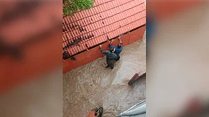 महाराष्ट्र के अहिल्यानगर में मूसलधार बारिश बनी आफत, गांव में फंसे लोगों के बचाने के लिए बुलाई गई सेना