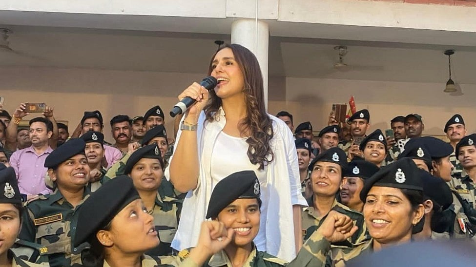 हुमा कुरैशी ने की भारतीय सेना और बीएसएफ के जवानों से मुलाकात