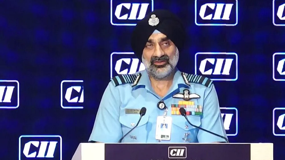 रक्षा सौदों में देरी पर वायुसेना प्रमुख ने उठाए सवाल, कहा- तेजस समेत कई बड़ी डील हुई, पर डिलीवरी का पता नहीं
