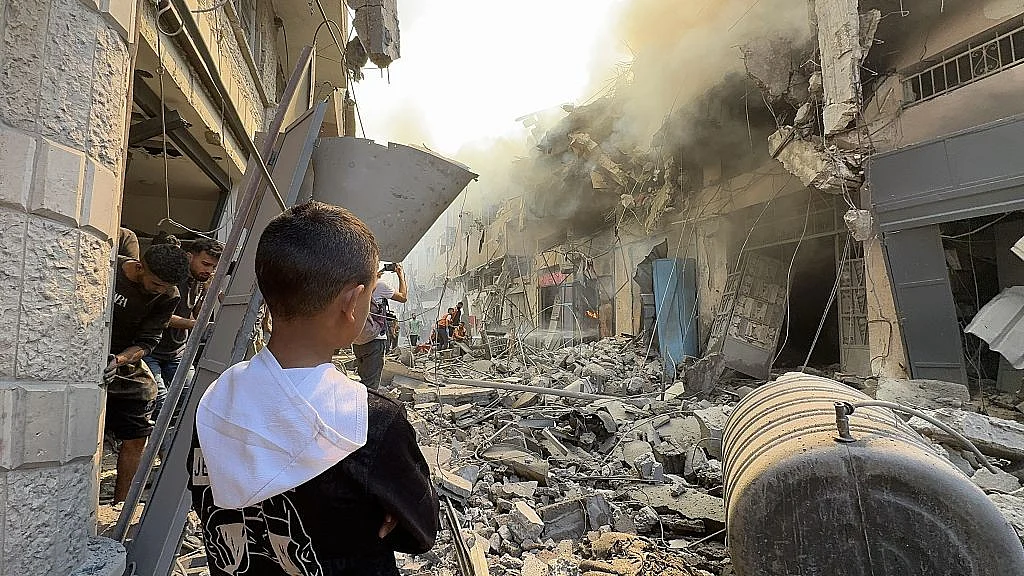 गाज़ा में 30 मई 2025 को हुए हमले के बाद की तस्वीर (Getty Images)