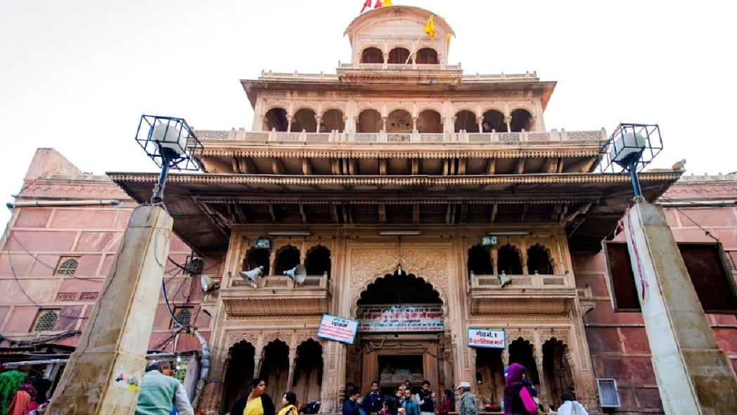 वृंदावन कॉरिडोर पर छिड़ा विवाद, गोस्वामी समाज विरोध में उतरा, सांसद हेमा मालिनी ने बताया समय की जरूरत