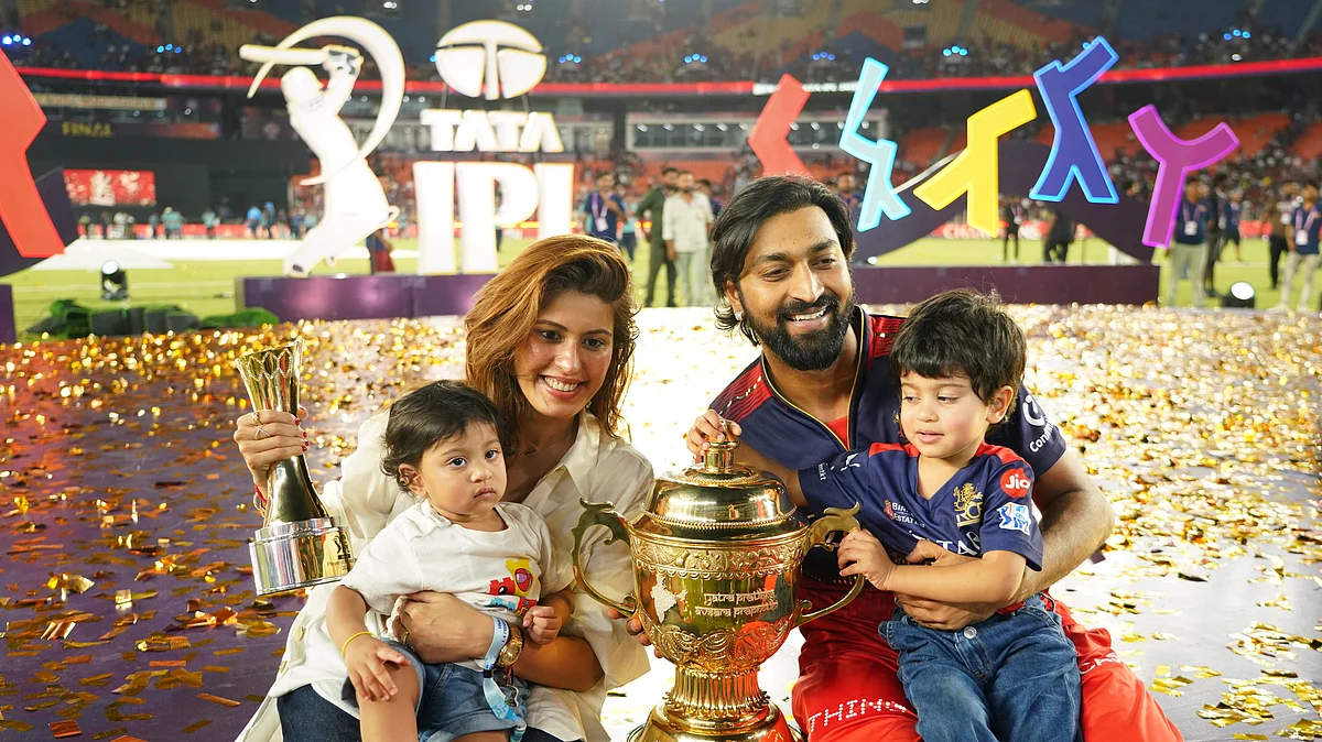क्रुणाल पांड्या चार बार आईपीएल खिताब जीतने वाले खिलाड़ियों की लिस्ट में शामिल हो गए हैं।