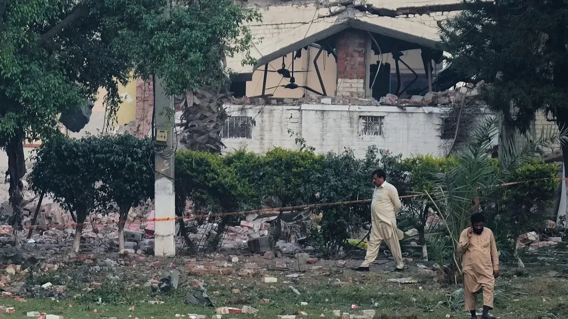 भारतीय मिसाइलों ने पाकिस्तान के मुरीदके में कई इमारतों को जमींदोज कर दिया