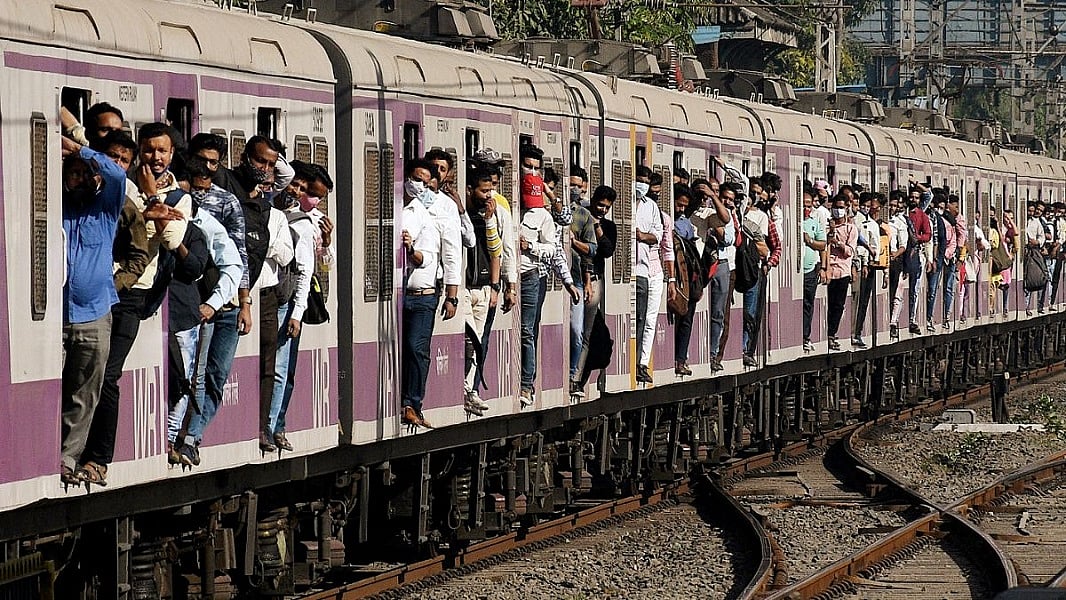 मुंबई लोकल ट्रेन नेटवर्क पर 11 साल में करीब 30,000 मौतें, जीआरपी के चौंकाने वाले आंकड़े