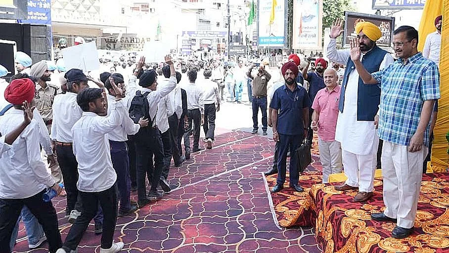 दिल्ली विधानसभा चुनाव के नतीजों के बाद से ही केजरीवाल ने पंजाब में डेरा डाल रखा है (फोटो : Getty Images)