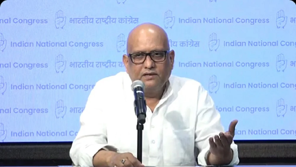 राम मंदिर के आसपास चल रही हैं शराब की दुकानें, यह अयोध्या का अपमान है: अजय राय