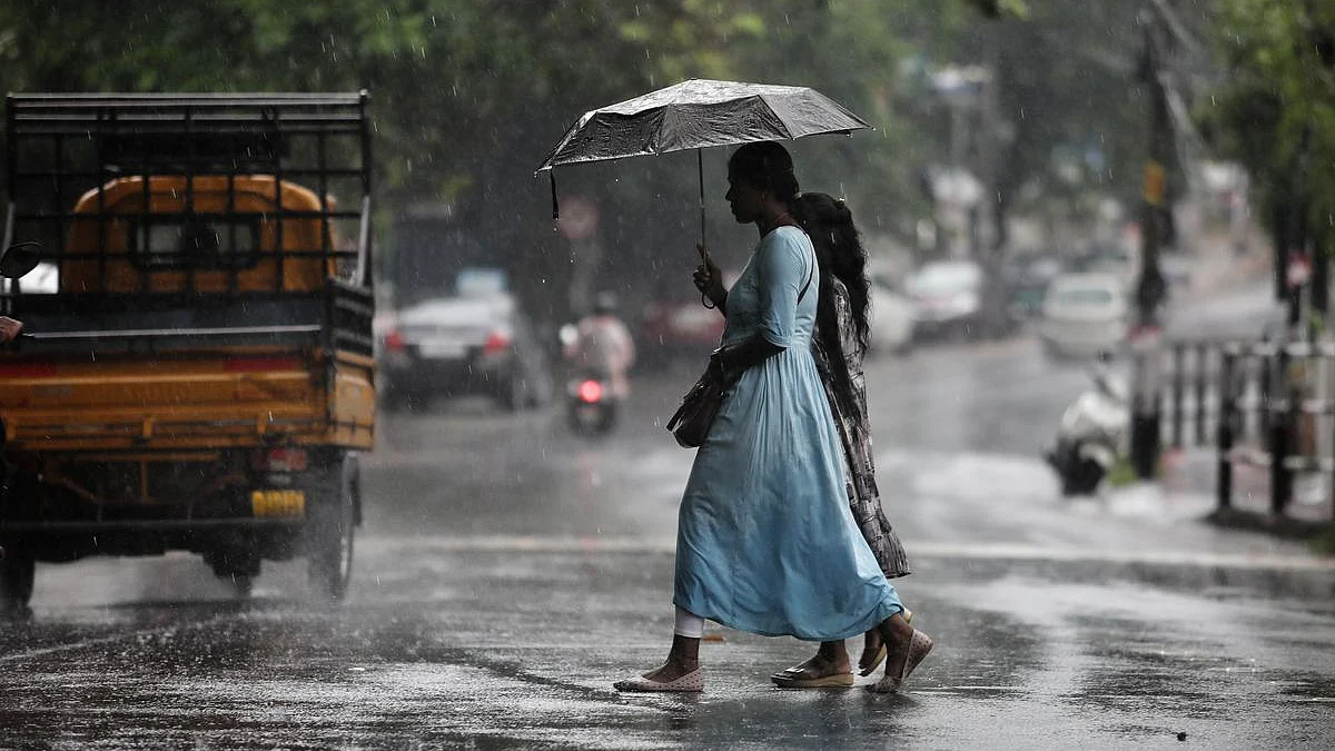 केरल में भारी बारिश के आसार, 14 से 16 जून के बीच कई जिलों के लिए ‘रेड अलर्ट’ जारी
