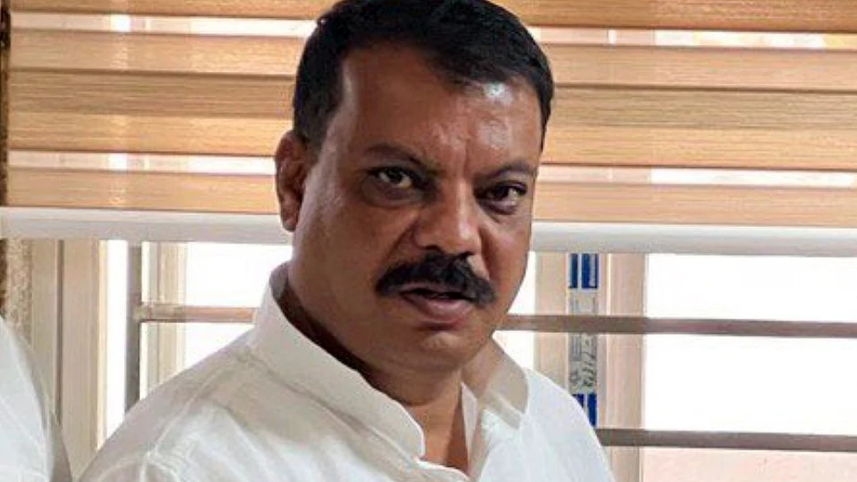 भोपाल के ऐशबाग का पुल नायाब नमूना, घोटालों का सेतु: उमंग सिंघार