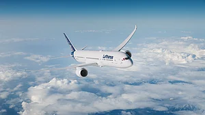 दुनिया की खबरें: बम की धमकी के बाद वापस लौटे लुफ्थांसा विमान और इजराइली सेना ने दी चेतावनी