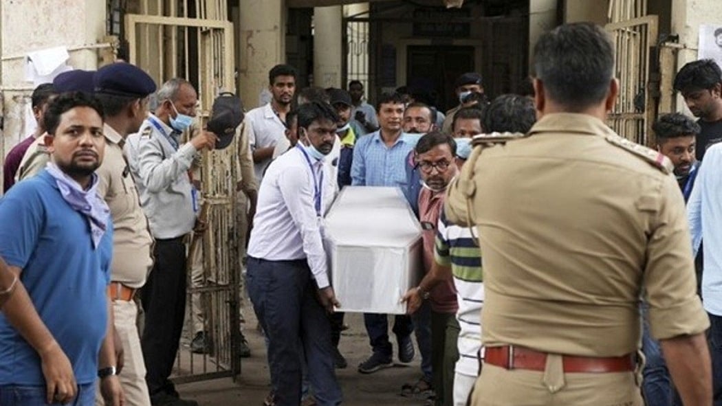 अहमदाबाद प्लेन क्रैशः डीएनए मिलान से 99 मृतकों की पहचान हुई, 64 लोगों के शव परिजनों को सौंपे गए