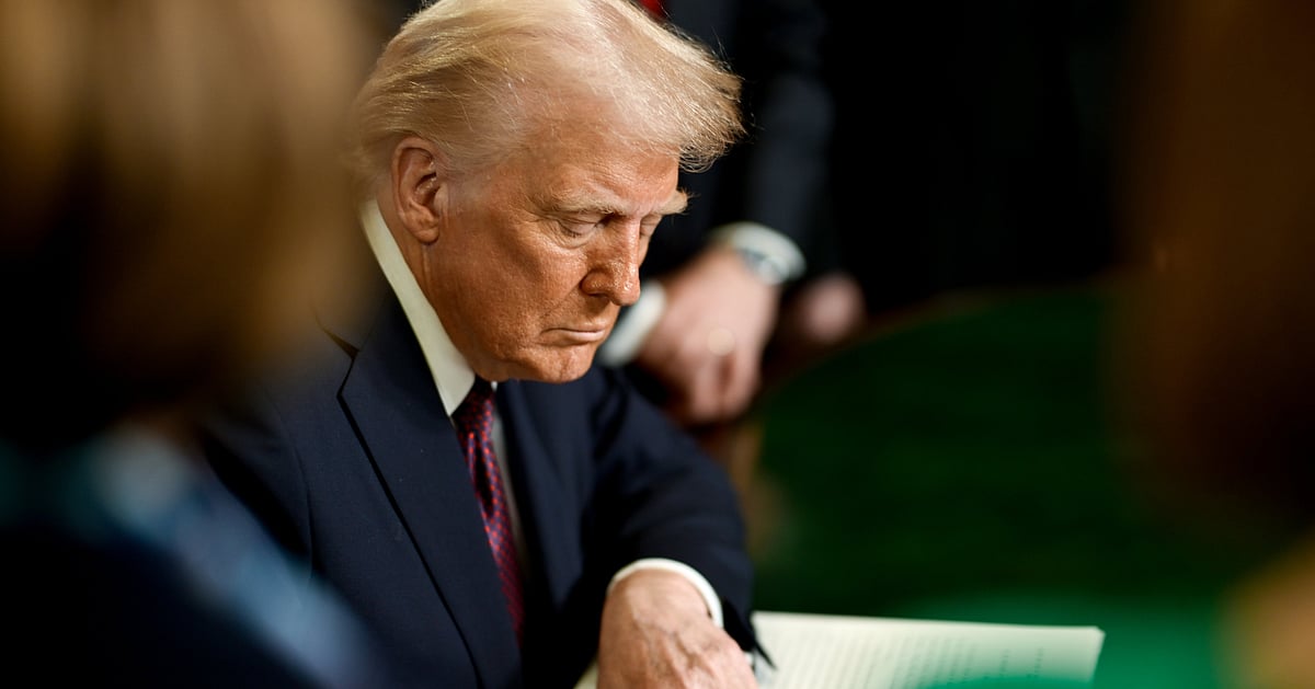 बड़ी खबर LIVE: डोनाल्ड ट्रंप को अमेरिकी सुप्रीम कोर्ट से बड़ा झटका, कोर्ट ने टैरिफ पर सुनाया फैसला, कहा- गैरकानूनी